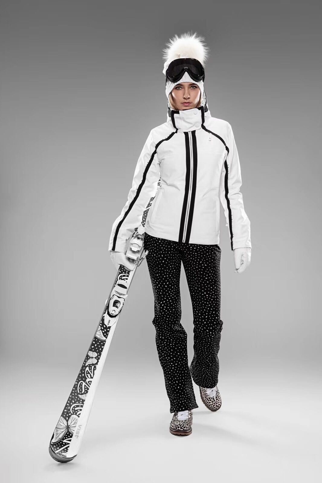 卡尔玛滑雪服